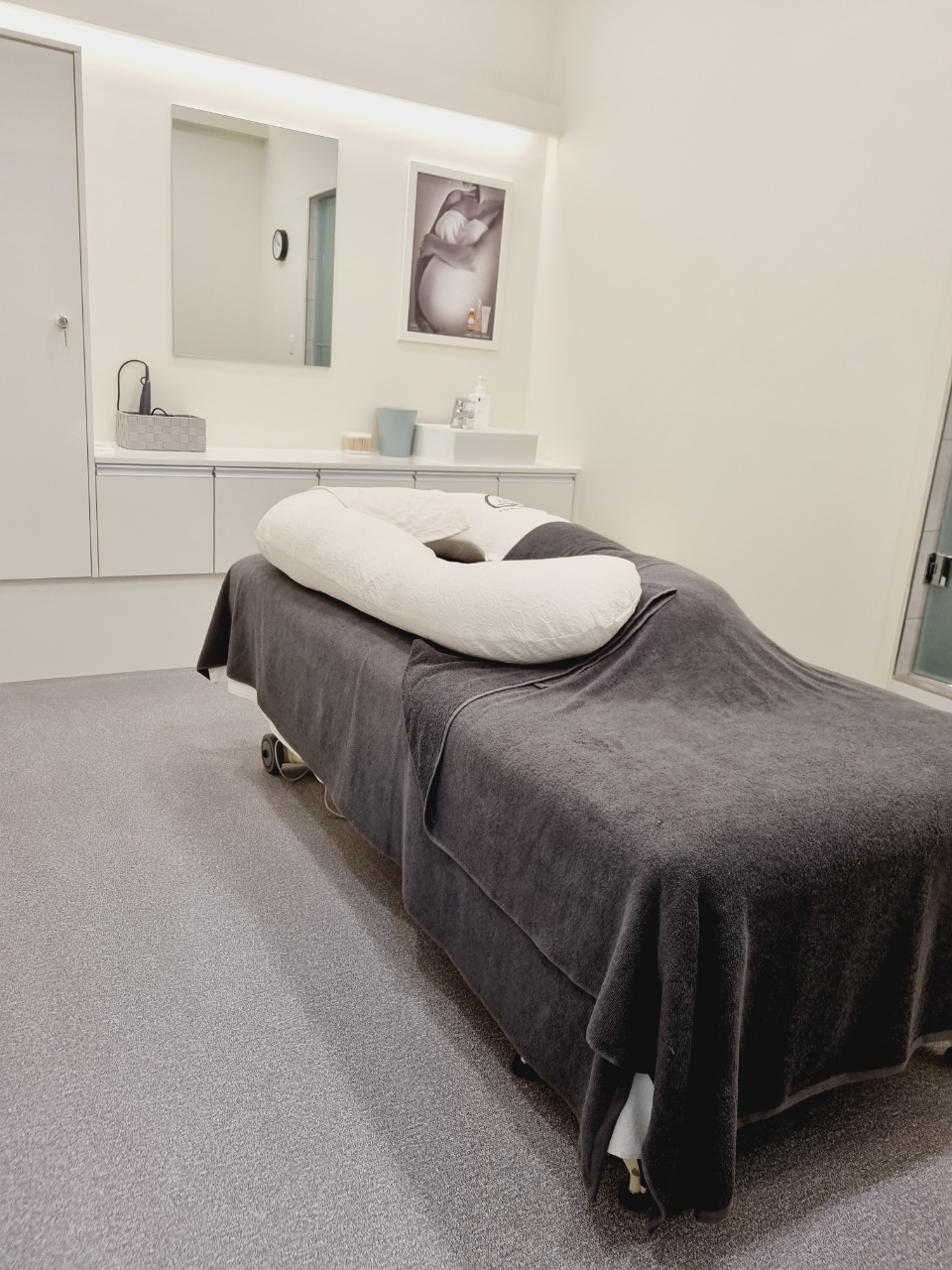 망월동 한국관리사 마사지샵 에이치클래스 에스테틱의 쾌적한 관리실 내부 모습