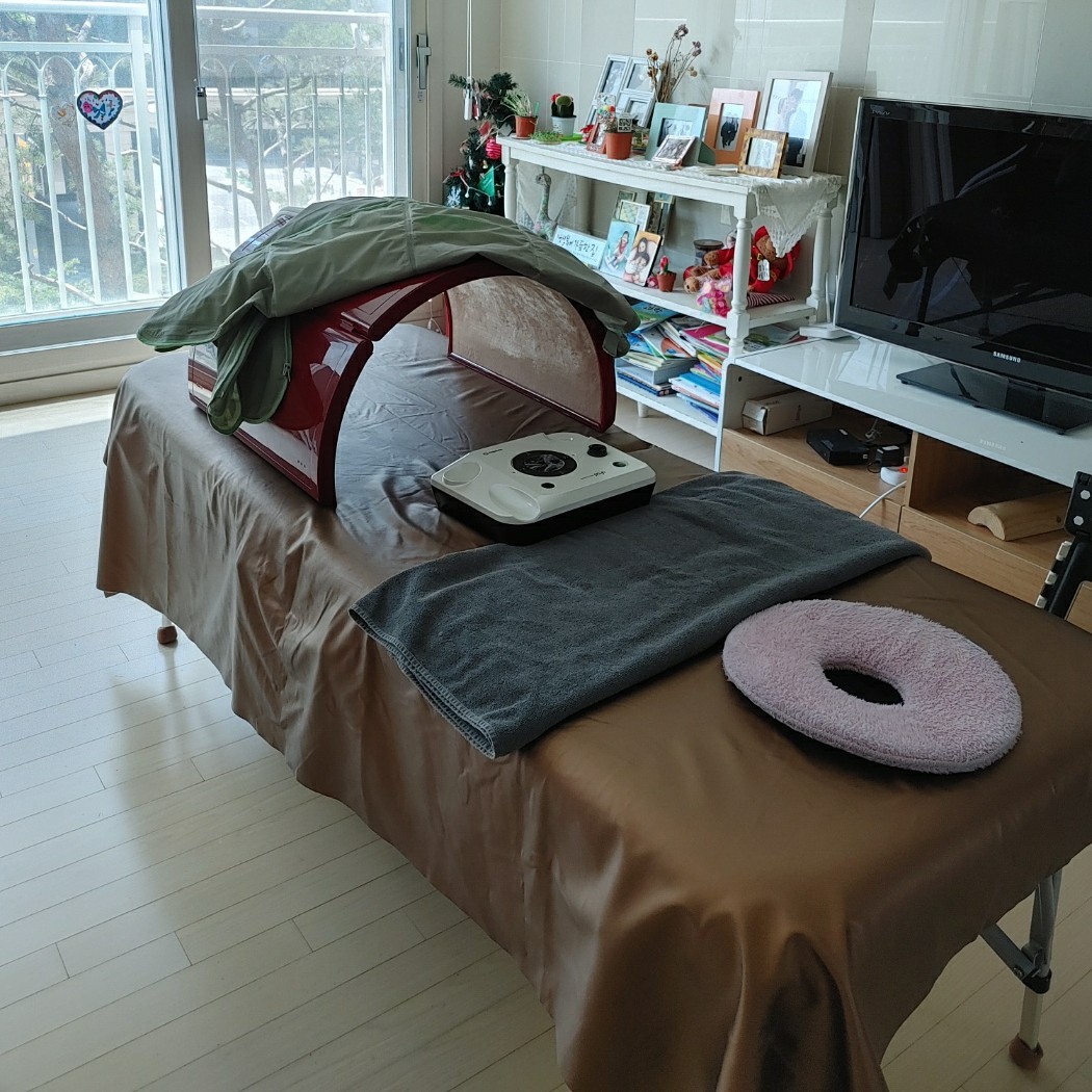 신정동 한국관리사 마사지샵 맘편한모유수유(양천)의 쾌적한 관리실 내부 모습