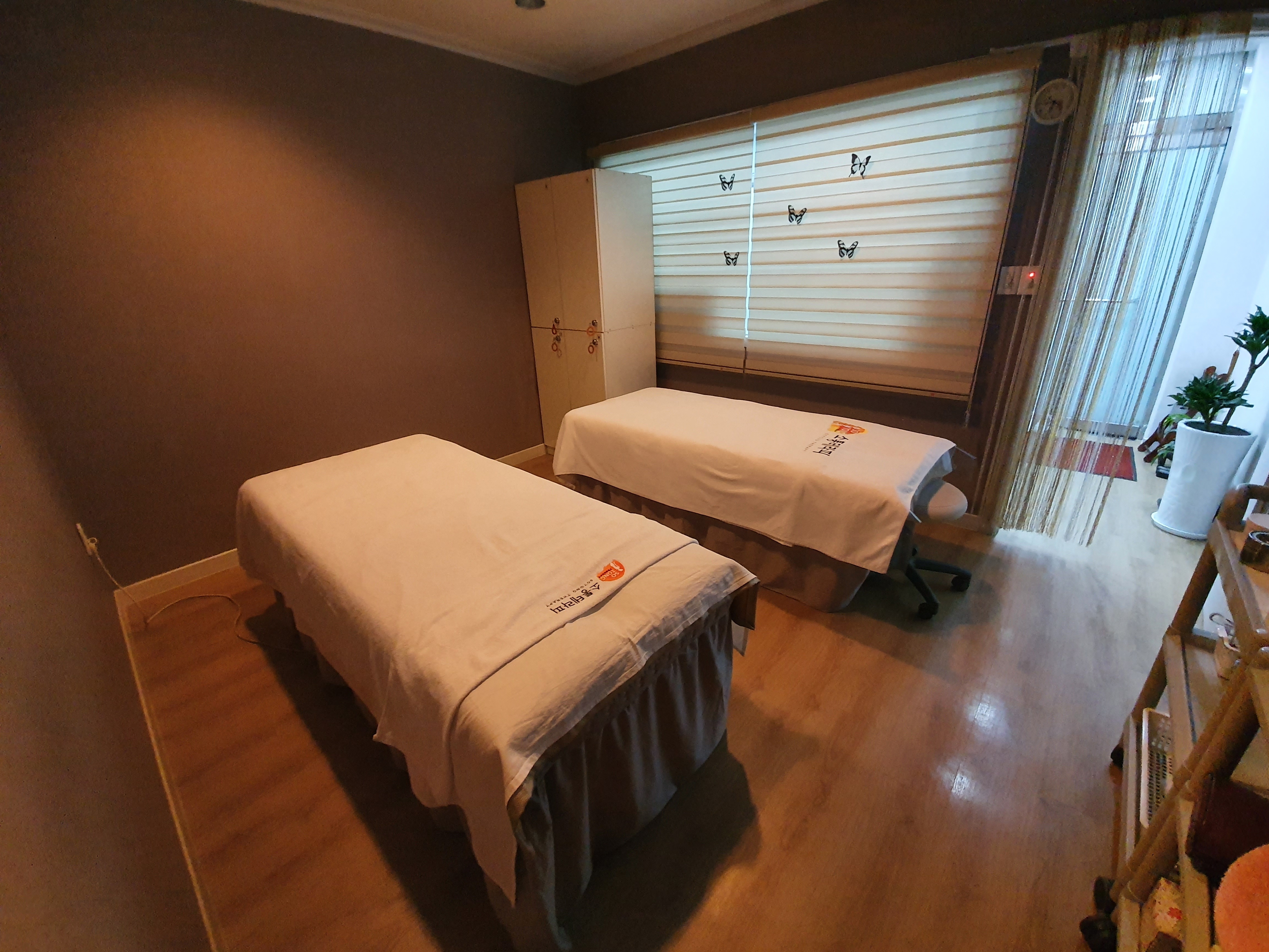 네오미에스테틱 - 동춘동 동막역,동춘역,원인재역 인근 산전/산후 전문 마사지 매장 전경