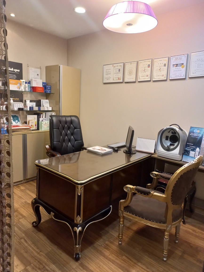 고잔동 산전/산후 전문 후스파갤러리의 깔끔하고 정돈된 내부 전경