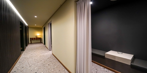 스웨디시 서비스가 제공되는 봉명동 실크테라피 매장 내부 사진