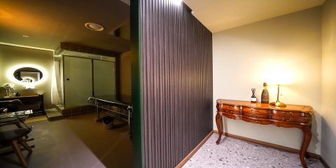 스웨디시 서비스가 제공되는 봉명동 실크테라피 매장 내부 사진