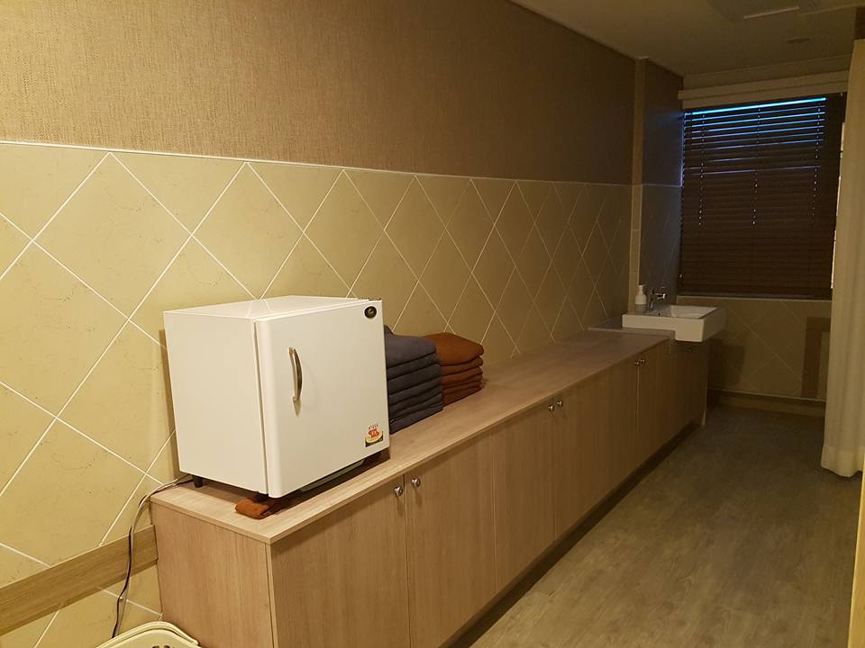 가오동 산전/산후 전문 J스킨&바디의 깔끔하고 정돈된 내부 전경