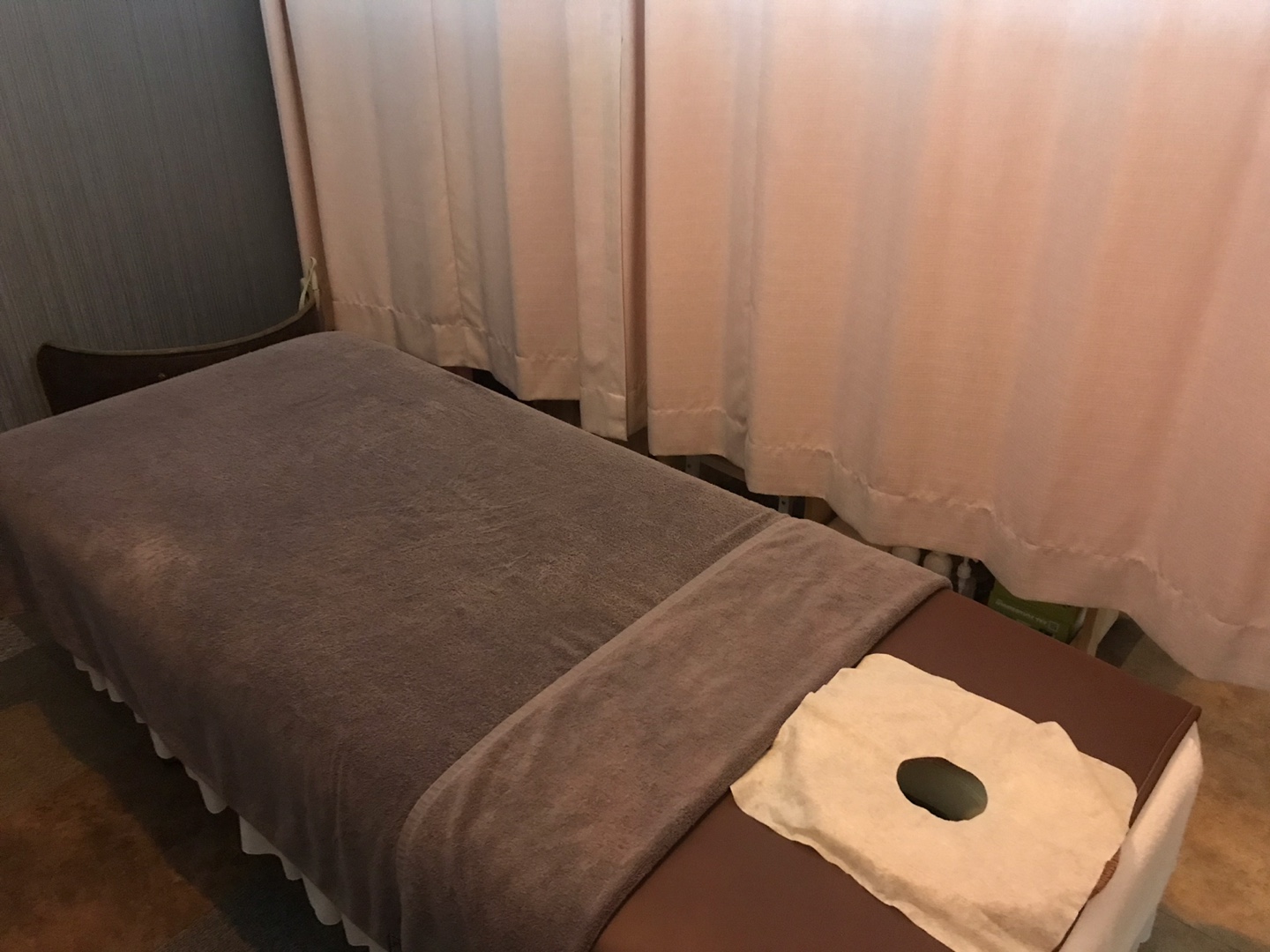 효자동 산전/산후 전문 최임선맘스테라피의 깔끔하고 정돈된 내부 전경