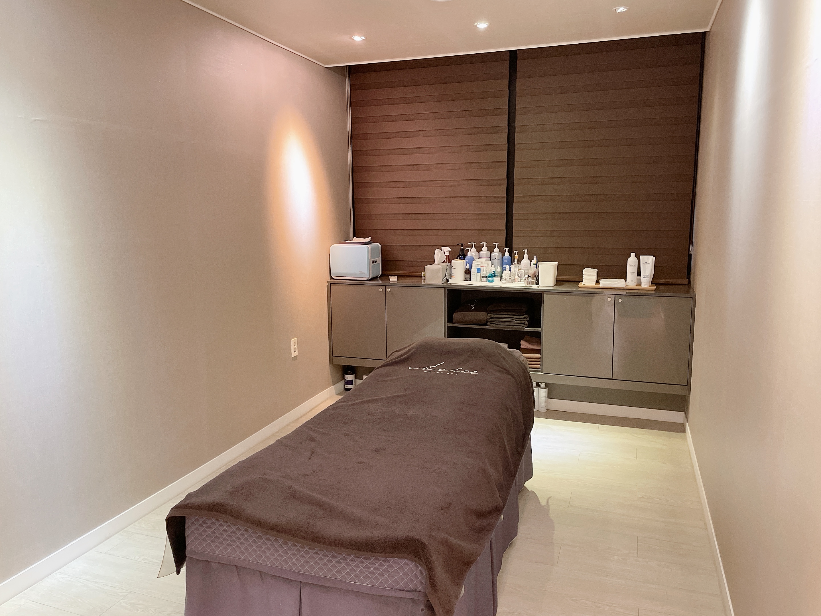 무전동 한국관리사 마사지샵 아름다움을채우다의 쾌적한 관리실 내부 모습