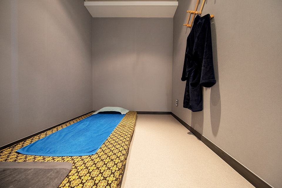 동천동 태국관리사 마사지샵 쇼타이마사지의 쾌적한 관리실 내부 모습