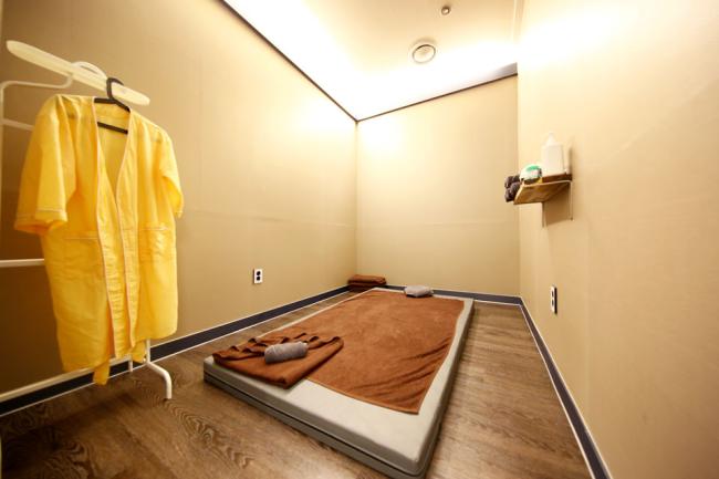 평촌역 주변 스웨디시 추천 매장 고온테라피의 전체적인 인테리어 모습