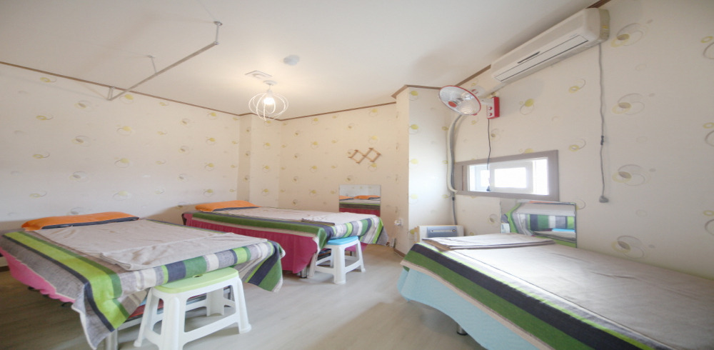 용이동에 위치한 타이, 아로마, 커플관리 서비스 가능 약손마사지 시설