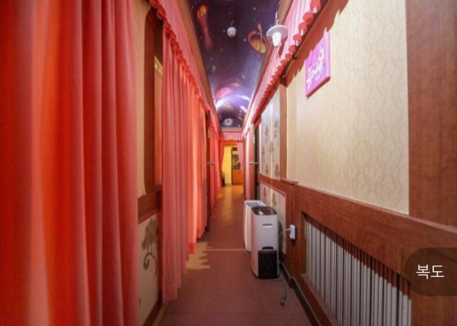 중국마사지 관리 전문 마사지 매장 월드 내부 공간