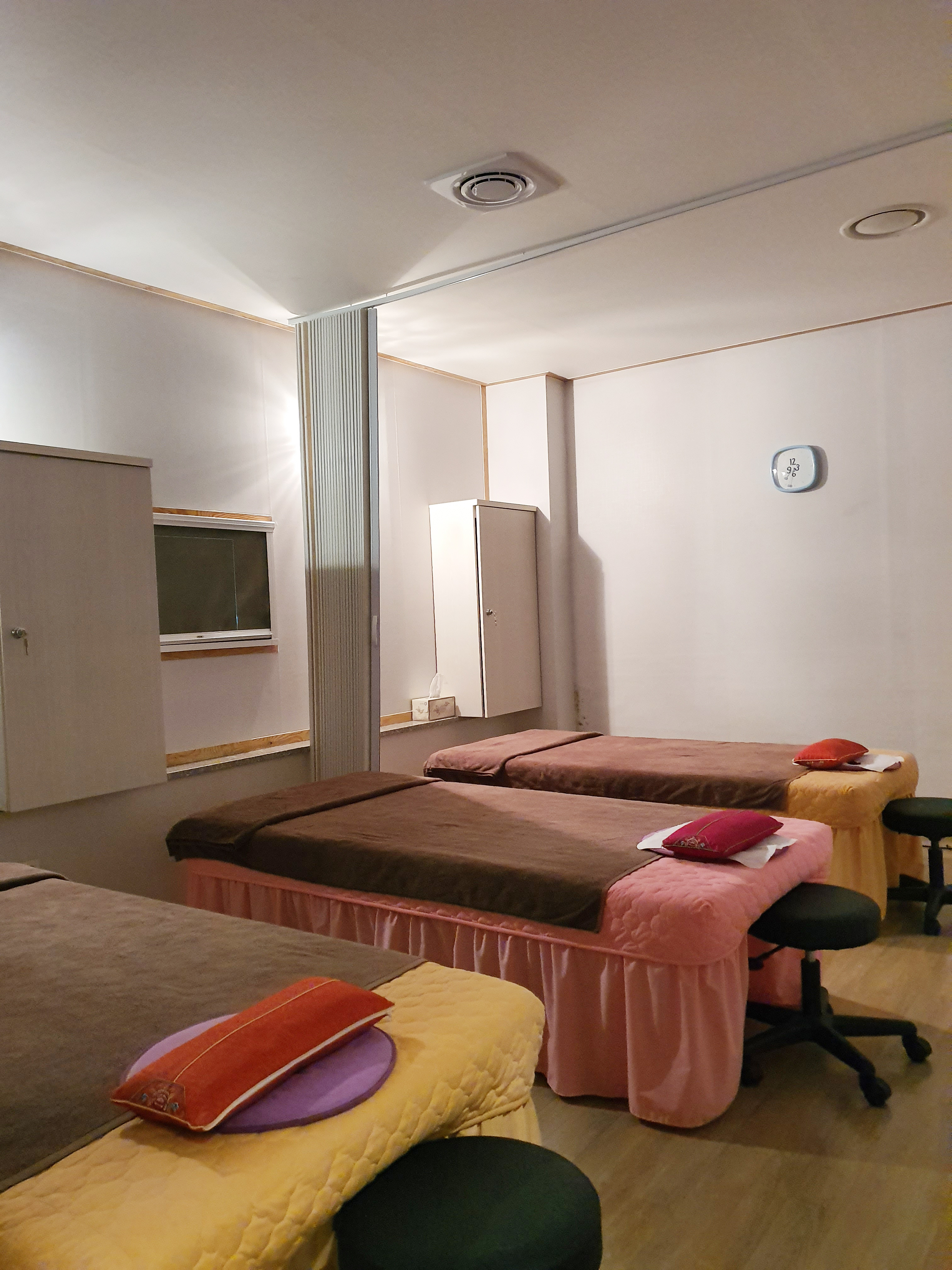 신대리에 위치한 아로마, 건식/스포츠, 풋케어 서비스 가능 피지컬힐링 시설