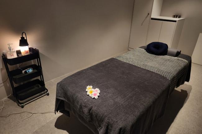 상남동 한국관리사 마사지샵 더쉼테라피의 쾌적한 관리실 내부 모습