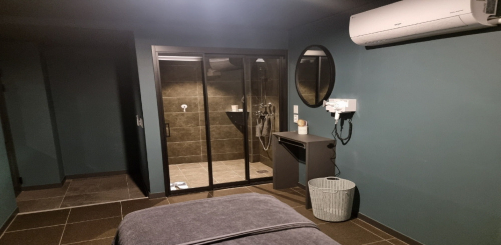 중국마사지 서비스가 제공되는 연동 어썸아로마 매장 내부 사진