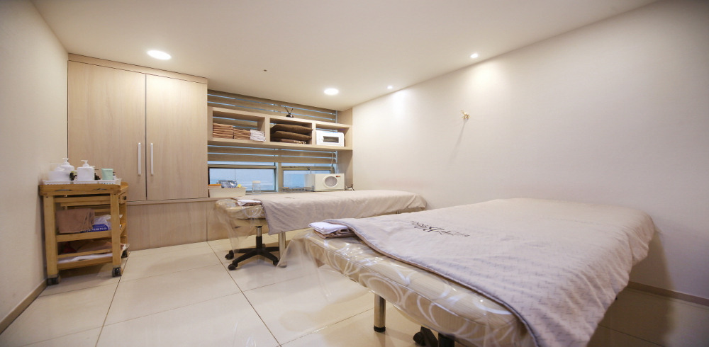 강남역,신논현역,언주역,역삼역에 위치한 커플관리, 뷰티/에스테틱, 산전/산후 서비스 가능 이네스뷰티 시설