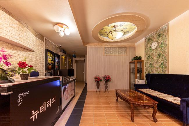 고잔동 한국관리사 마사지샵 뉴테라피의 쾌적한 관리실 내부 모습