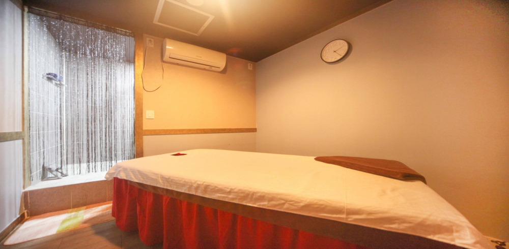 동삭동에 위치한 아로마, 건식/스포츠, 스웨디시 서비스 가능 궁테라피 시설