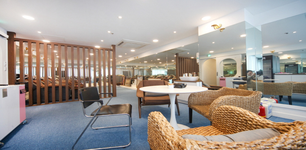 호계동 태국마사지 전문 범계마사지의 깔끔하고 정돈된 내부 전경