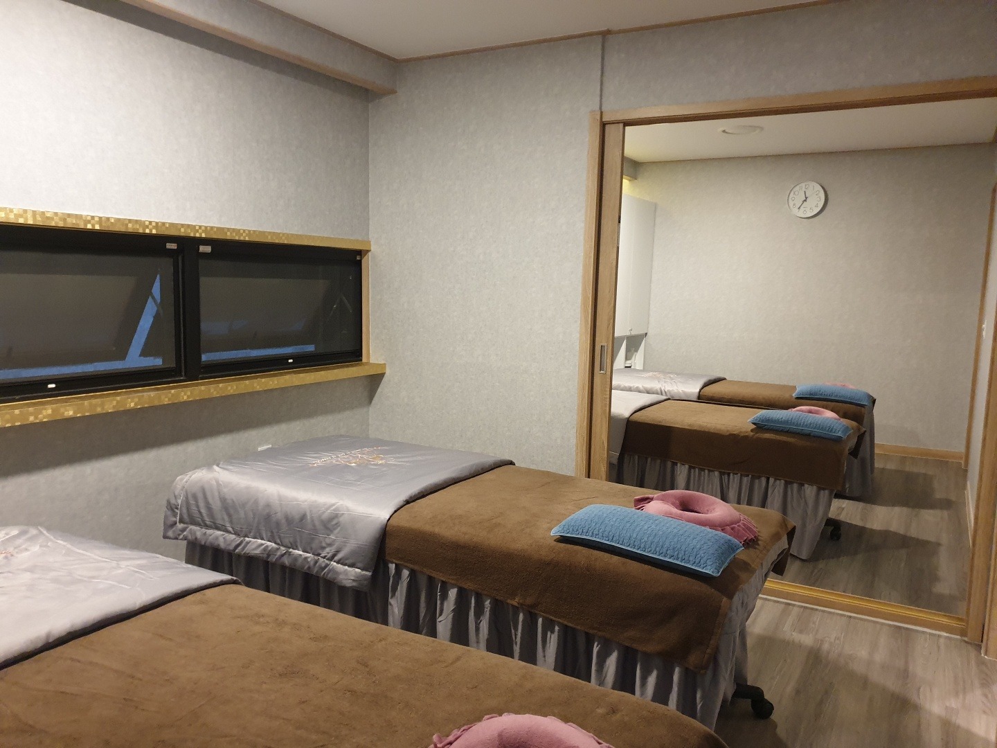 금곡동 호우마사지 주차가능, 24시간, 샤워가능, 커플실, 수면가능, 단체예약, 남/여공용샵 완비된 시설 사진