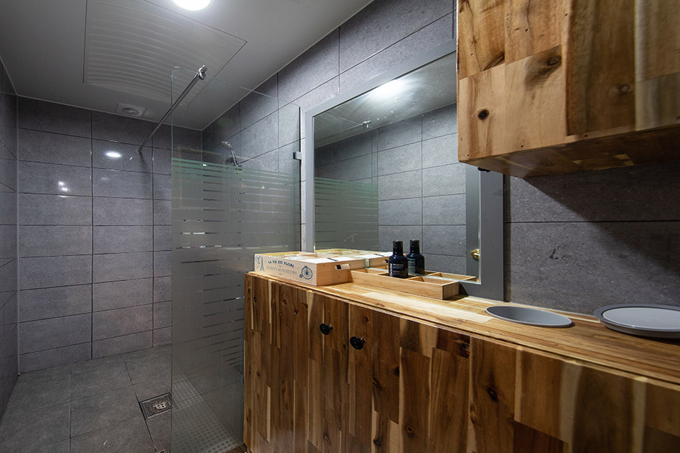 평리동 태국관리사 마사지샵 로얄아로마&로미의 쾌적한 관리실 내부 모습