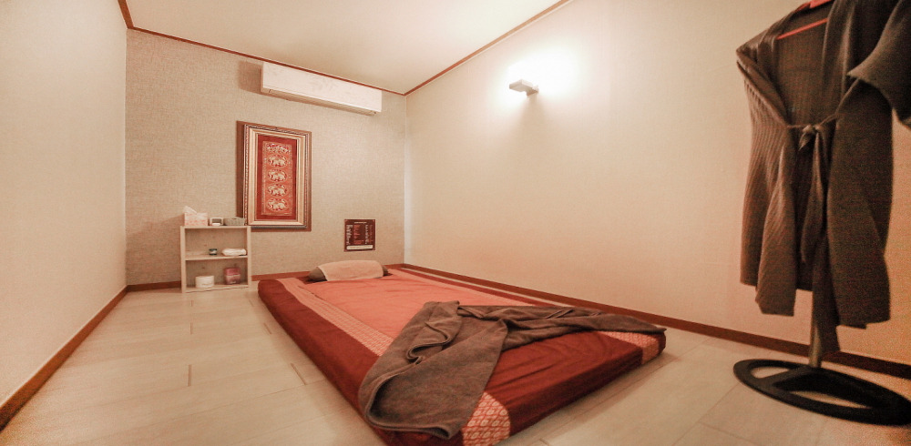 세류역 인근 마사지 잘하는 곳 힐링타이 청결하게 관리된 내부 시설