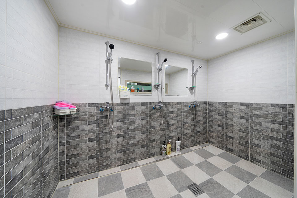 안양동 팜타이 24시간, 샤워가능 완비된 시설 사진