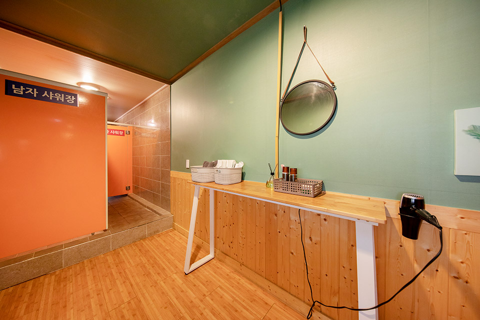 교리 태국관리사 마사지샵 파타야의 쾌적한 관리실 내부 모습