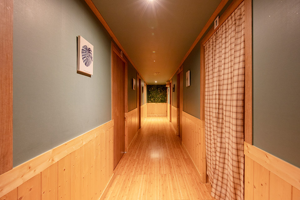 기장역 인근 타이, 아로마 서비스가 제공되는 파타야의 전체 시설