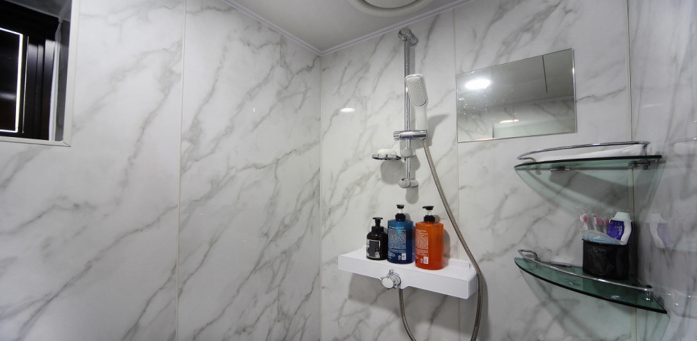 천송동 한국관리사 마사지샵 블링스웨디시의 쾌적한 관리실 내부 모습