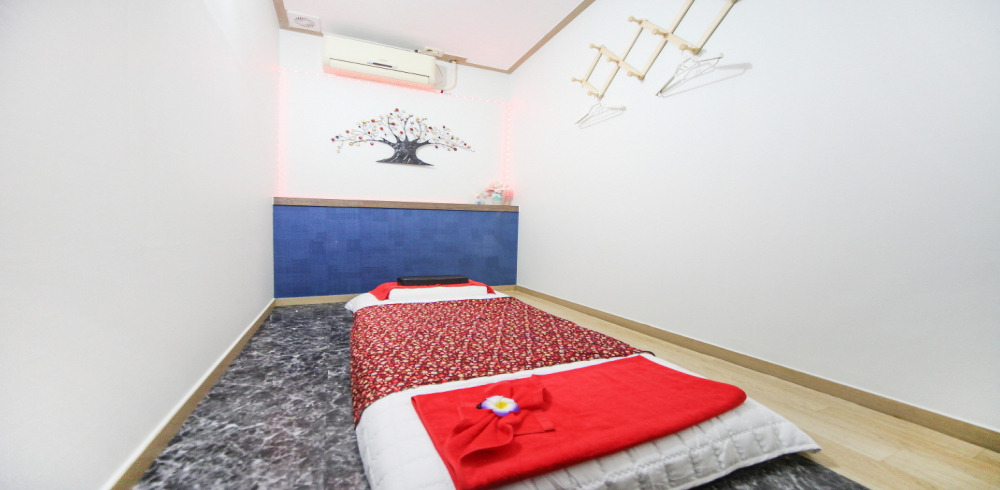 주교동 태국관리사 마사지샵 황실정통아로마의 쾌적한 관리실 내부 모습