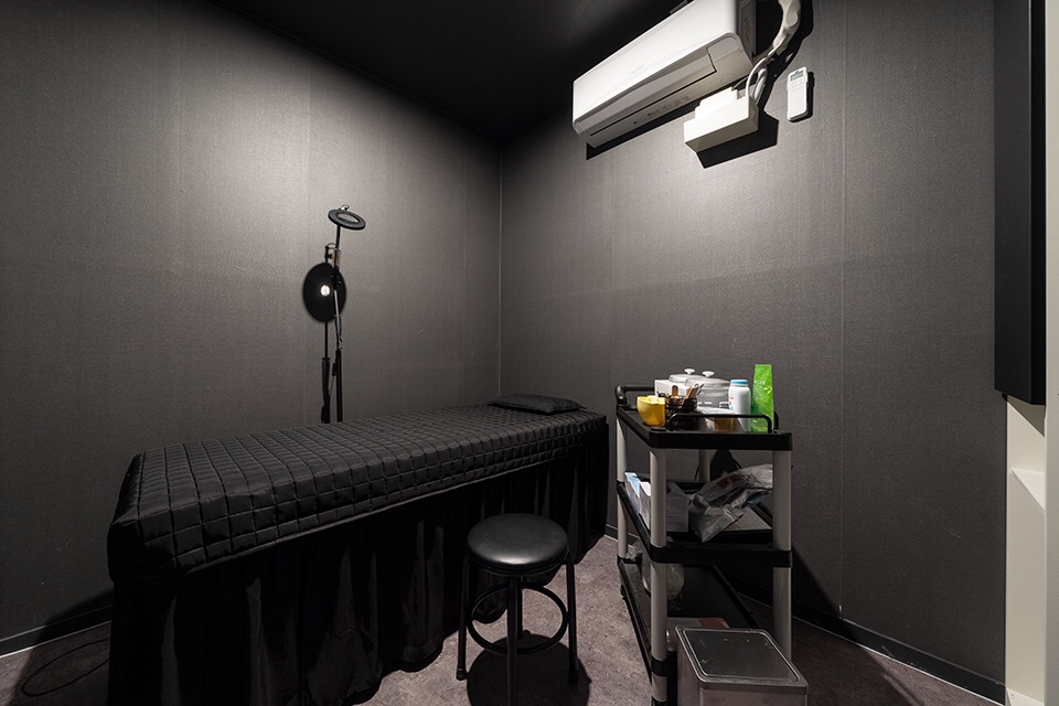 에스테라피&스웨디시 - 동자동 충정로역,서울역,남영역,숙대입구역,회현역 인근 주차가능, 샤워가능, 단체예약, 남/여공용샵 완비된 마사지 시설