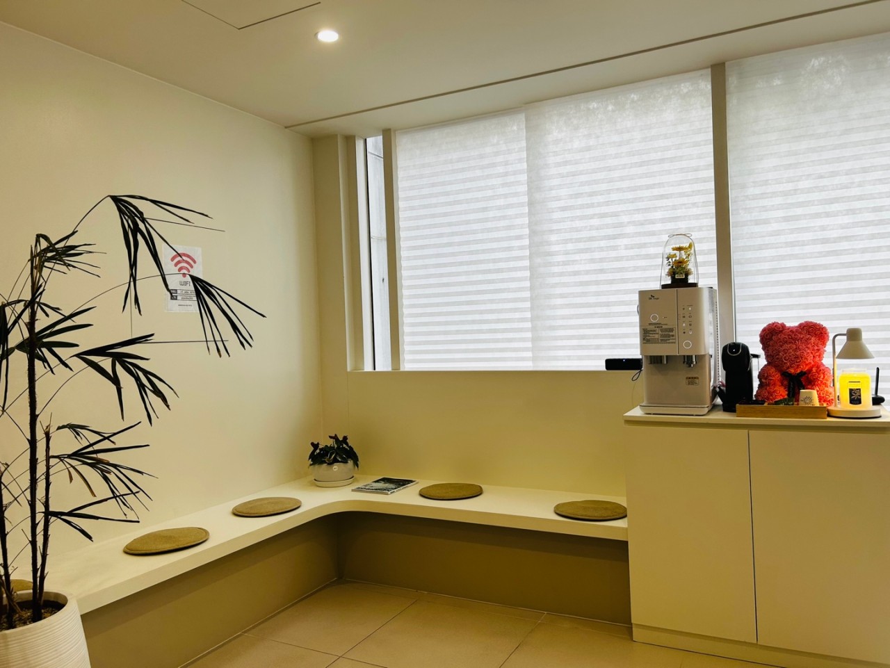 신사역,압구정역 주변 에스테틱 추천 매장 멈춤에스테틱의 전체적인 인테리어 모습