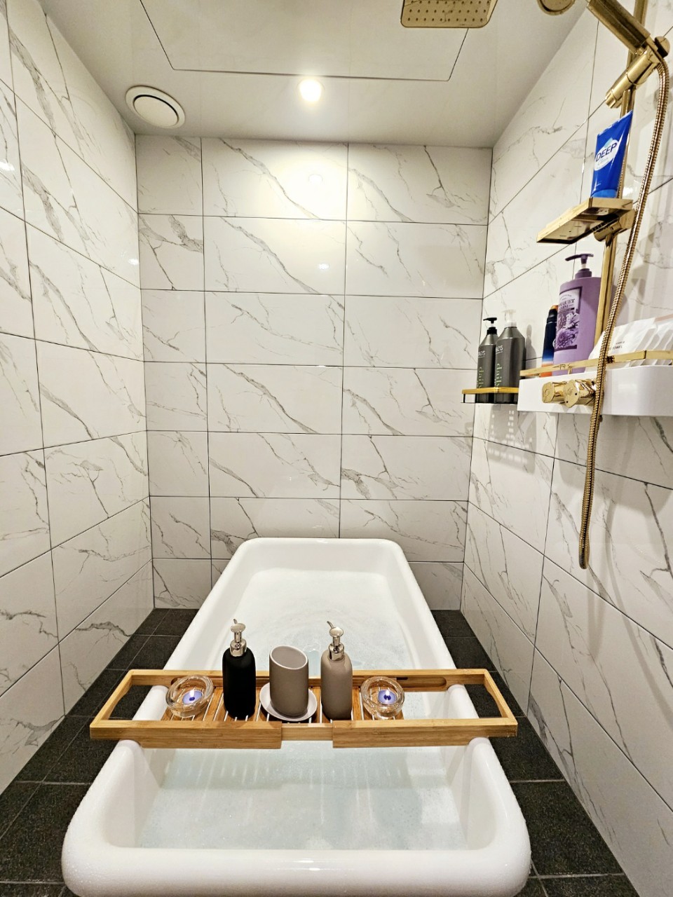 대흥역,마포역,공덕역 주변 스웨디시 추천 매장 테라피하라의 전체적인 인테리어 모습