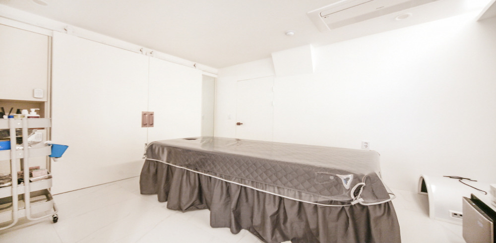 디토에스테틱왁싱 - 신사동 신사역,압구정역,논현역,학동역 인근 주차가능, 샤워가능, 남/여공용샵, 여성고객우대, 여성전용 완비된 마사지 시설