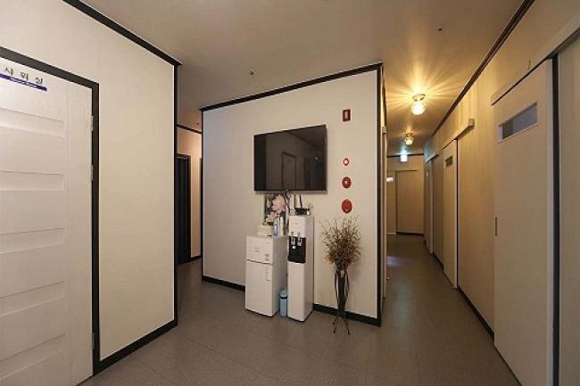 진영리 주변 퀸스포츠아로마 매장 주요 시설 및 인테리어 사진