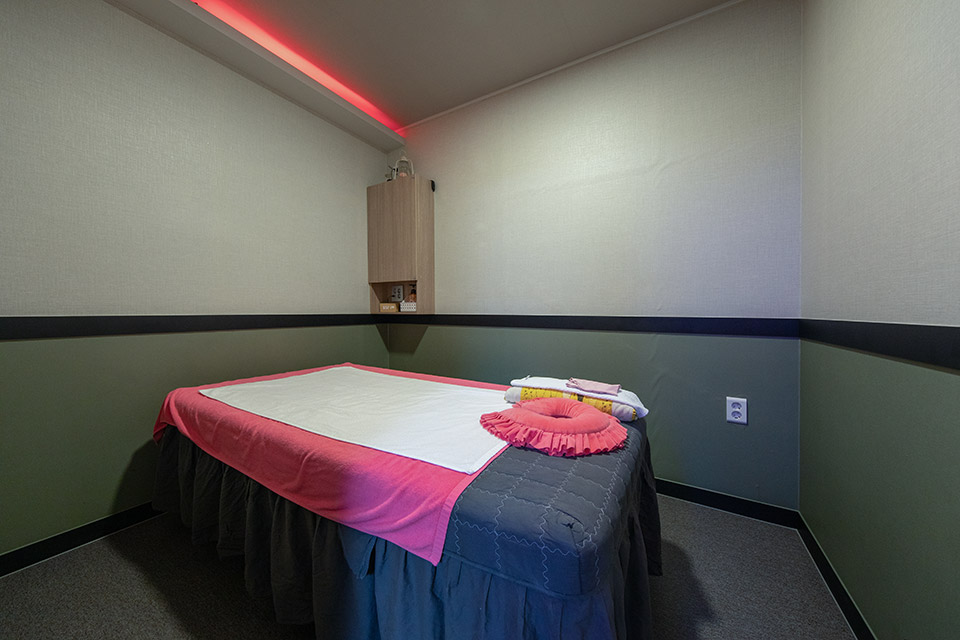 고덕동 인근 마사지 잘하는 곳 퀸아로마 청결하게 관리된 내부 시설