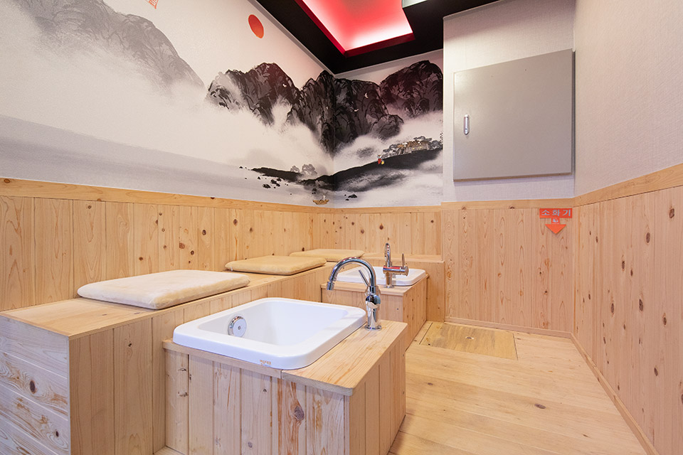 고덕동 인근 마사지 잘하는 곳 퀸아로마 청결하게 관리된 내부 시설