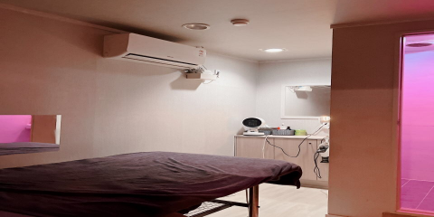 스웨디시 서비스가 제공되는 삼계동 퍼스트테라피 매장 내부 사진