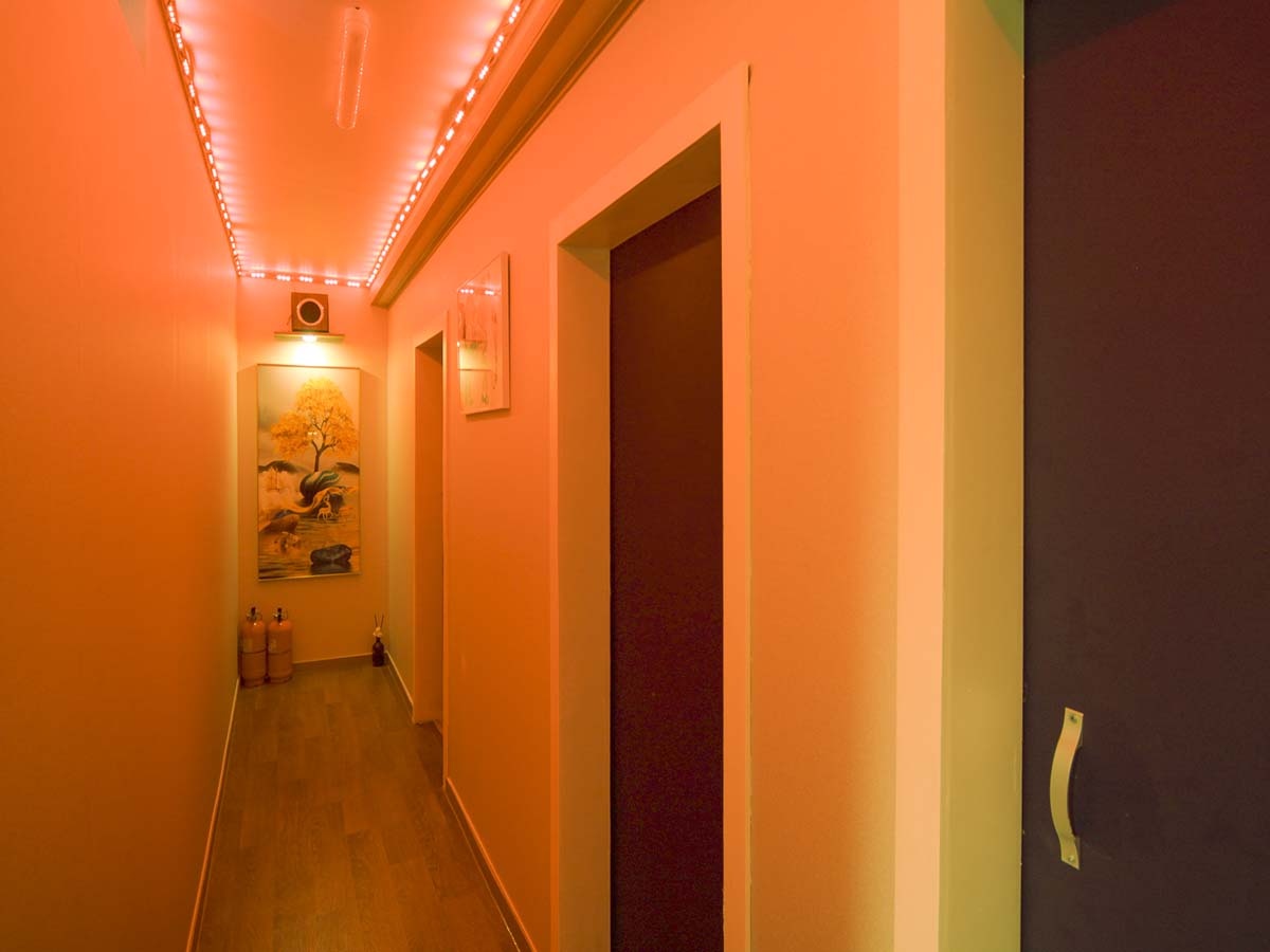 봉천동 태국마사지 전문 힐링약손타이의 깔끔하고 정돈된 내부 전경