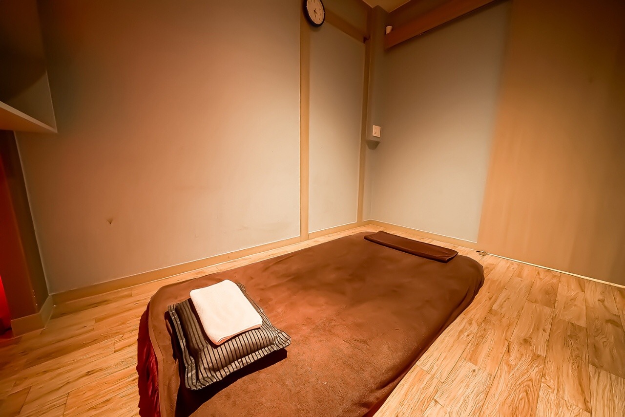 태국마사지 서비스가 제공되는 도담동 청담아로마 매장 내부 사진