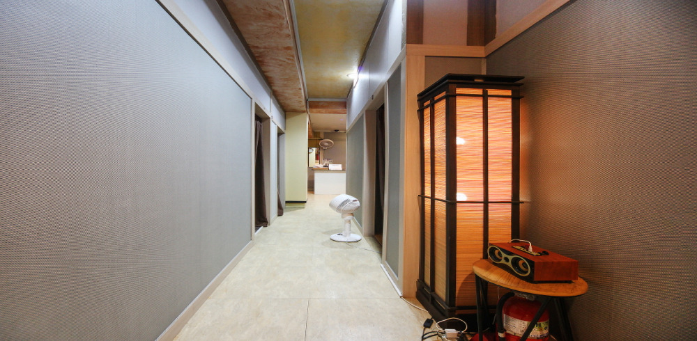 창전동 태국관리사 마사지샵 가리타이의 쾌적한 관리실 내부 모습