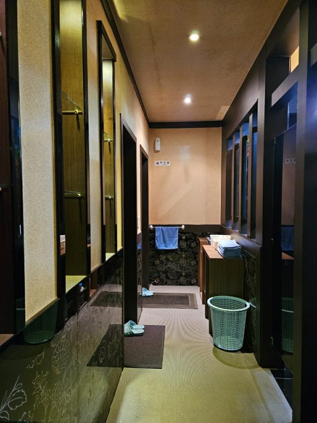 문덕리 태국관리사 마사지샵 락쿤타이마사지의 쾌적한 관리실 내부 모습