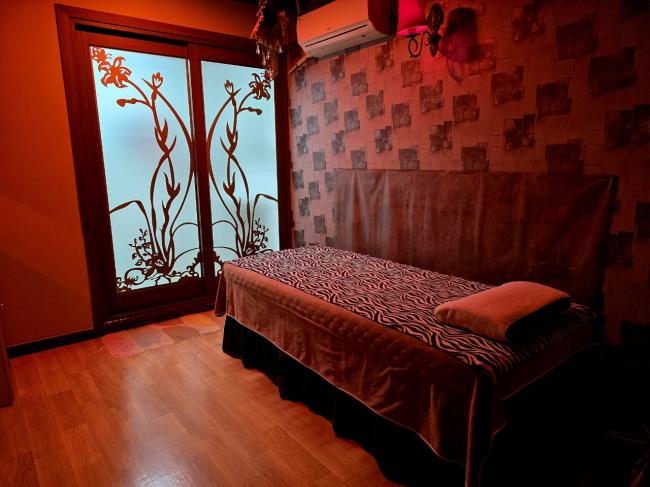 여서동에 위치한 타이, 아로마, 커플관리 서비스 가능 황실마사지 시설