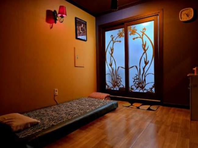 태국마사지 서비스가 제공되는 여서동 황실마사지 매장 내부 사진