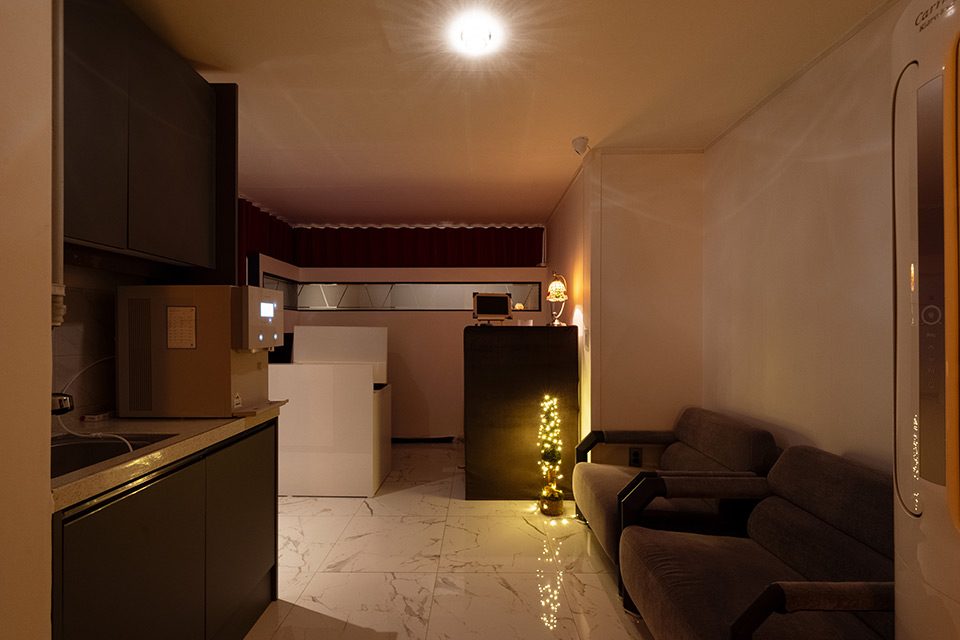 주변 태국마사지 추천 매장 앤틱스웨디시의 전체적인 인테리어 모습