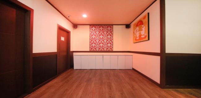 방교동 중국마사지 전문 에스마사지의 깔끔하고 정돈된 내부 전경