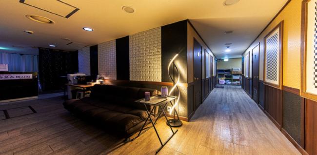 태국마사지 서비스가 제공되는 십정동 동암라오스마사지 매장 내부 사진