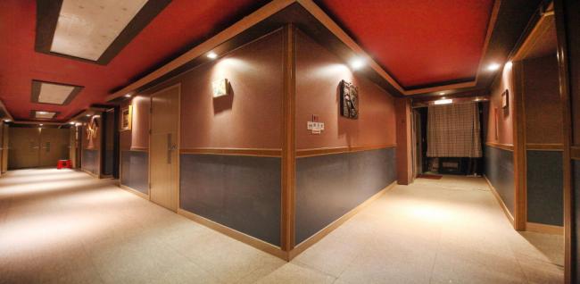 오산대역 주변 태국마사지 추천 매장 궁타이의 전체적인 인테리어 모습