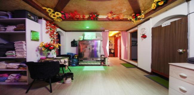 서교동 한국마사지 전문 동경마사지의 아늑하고 프라이빗한 분위기