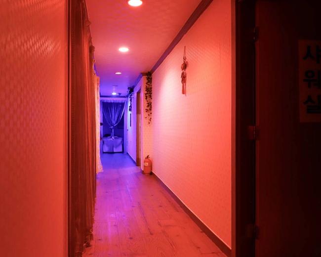 신평역 인근 중국관리사 마사지 전문 코코아로마의 아늑한 내부 시설 안내