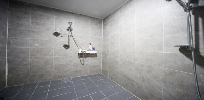 신설동역,동묘앞역,창신역,신당역 인근 마사지 잘하는 곳 크라운스웨디시 청결하게 관리된 내부 시설