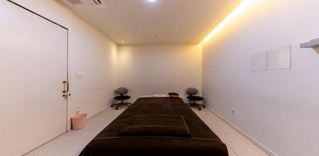골드마사지 - 봉명동 유성온천역 인근 주차가능, 24시간, 샤워가능, 수면가능, 단체예약, 남/여공용샵 완비된 마사지 시설